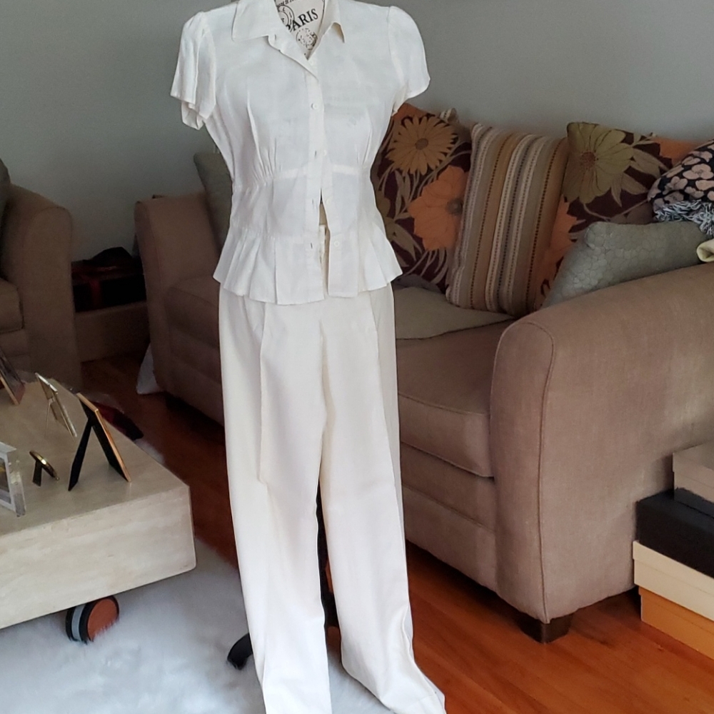 Linen 2 piece pant suit (gently worn)